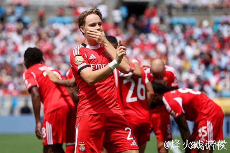 “拜仁本赛季连续比赛2+进球的记录告终，攻击数据三项体现”